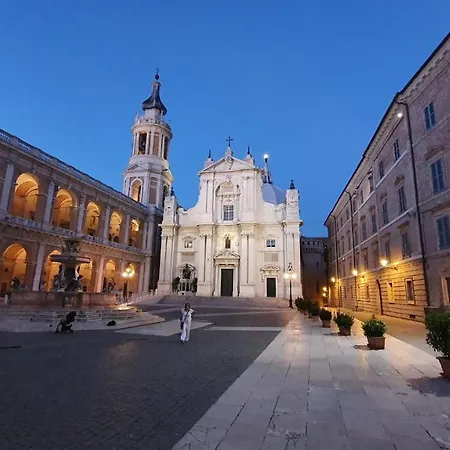 Casa Vacanze A Due Passi Da Loreto, Ed Il Mare Nyaraló *